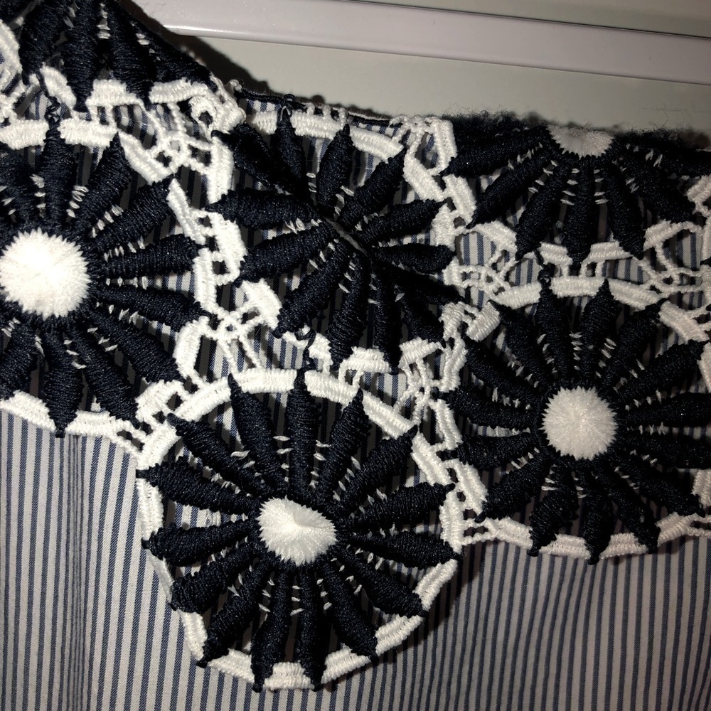 Ann Taylor LOFT Women's Blue and white pinstripe blouse embroidered Blouse S - Picture 4 of 7